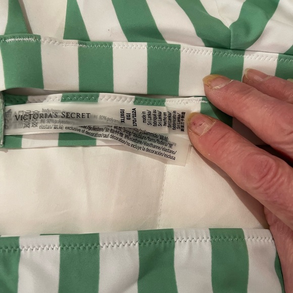 Victoria’s Secret bikini with green and white stripes NWT Size M - Picture 3 of 10
